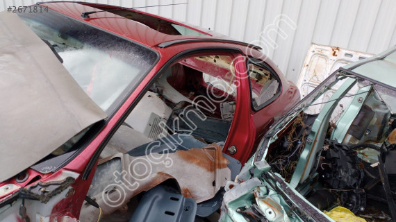 RENAULT MEGANE 1 CUPE KOMPLE ARKA