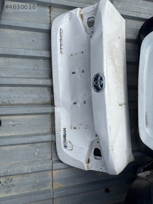 Toyota corolla arka bağac kapağı