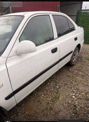 Hyundai accent  Admira sol arka kapı