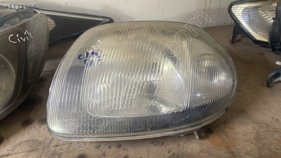 RENAULT CLİO 2 SAĞ FAR