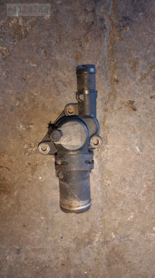 Renault Twingo 1.2 8v termostat gövde plastik tip