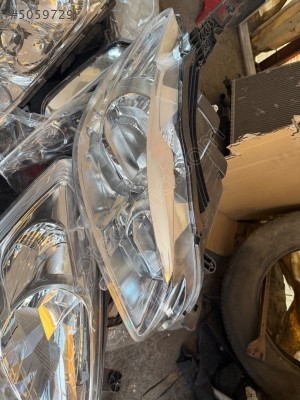 Peugeot 301 sağ ön far