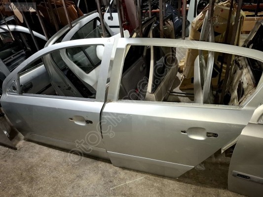ÖZMEN OPEL ASTRA H ÇIKMA SOL ÖN ARKA KAPI
