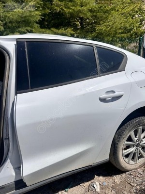 FORD FOCUS 4 SOL ARKA KAPI