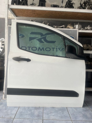 FORD COURİER  SAĞ ÖN KAPI DOLU