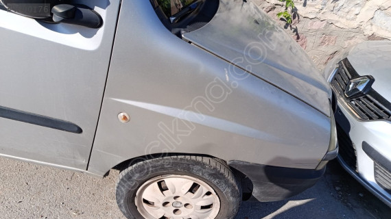 Fiat Doblo sağ çamurluk