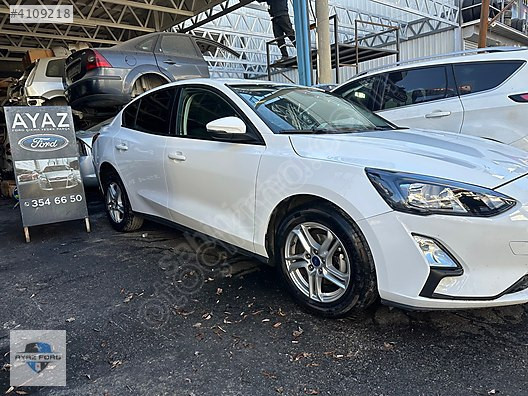 Ford Focus 4 Çıkma Ön Çamurluk