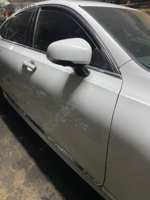 VOLVO S90 SAĞ ÖN KAPI