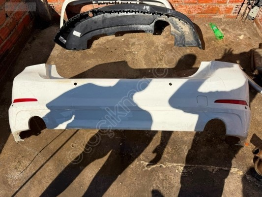 BMW G30 ARKA TAMPON