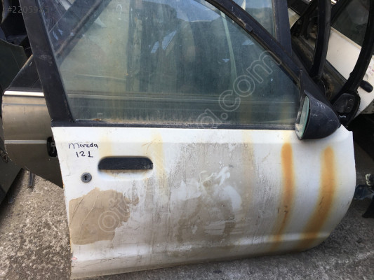Mazda 121 Sağ Ön Kapı Döşemesi Kapı Menteşesi