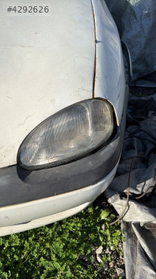Opel Combo sol ön far