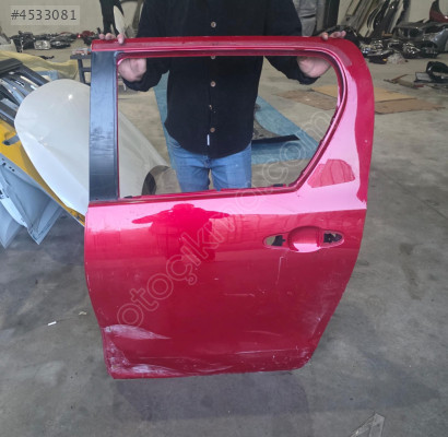 TOYOTA HILUX KIRMIZI SOL ARKA KAPI ORJINAL