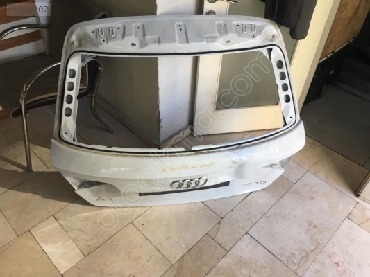Audi A3 hb 2015-21 bagaj kapağı