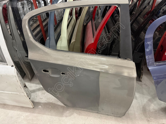 OPEL CORSA E ÇIKMA ORİJİNAL SAĞ ARKA KAPI BD2