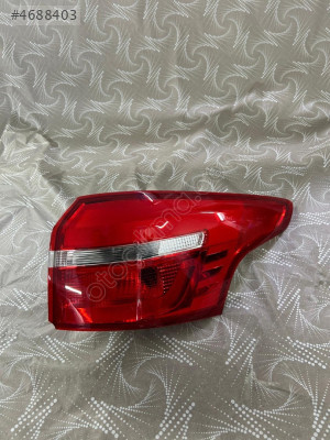 FORD FOCUS 3 SAĞ STOP LAMBASI