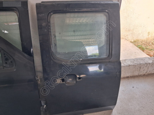 Mıtsıbıshı L200  Sağ  Arka  Kapı