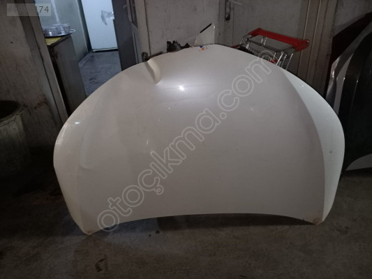 2015 model Toyota Corolla kaput