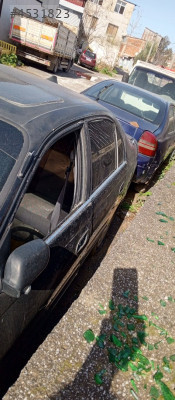 Toyota Corona sol arka kapı