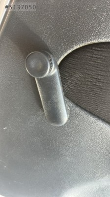 Clio 2  arka kapı cam kaldırma kolu