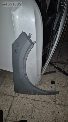 VOLVO XC40 SAĞ ÖN ÇAMURLUK