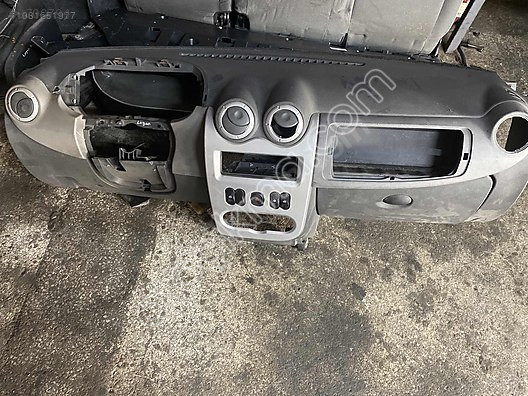 Dacia Logan torpido