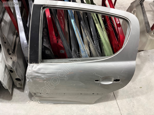 PEUGEOT 207 ÇIKMA ORJİNAL SOL ARKA KAPI BD1