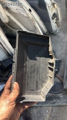 renault megane 1 sıgorta üst kapağı orjınal