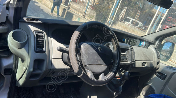 Renault trafik Göğüslük
