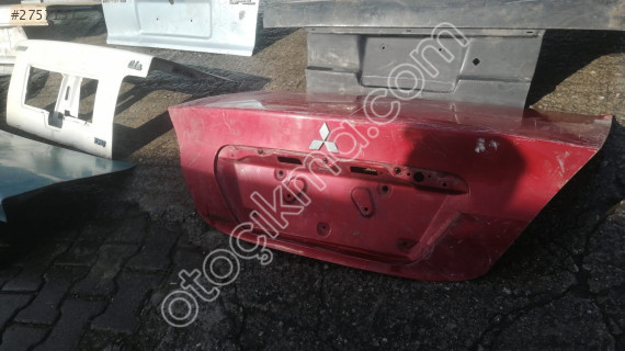 Mitsubishi lancer arka bagaj kapağı