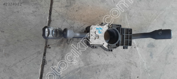 Audi a4 Çıkma silgi sinyal kolu