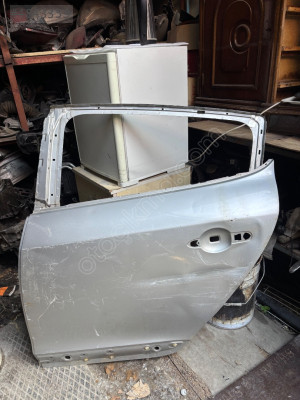 Renault megan üç çıkma sol arka kapı