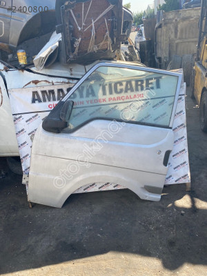 Mazda E2200 sol ön kapı