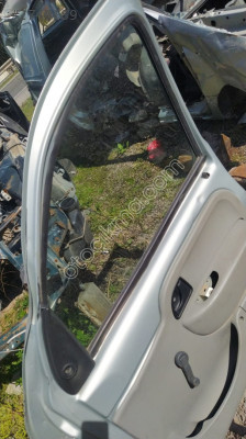 Renault Kangoo sag cam yedek parça