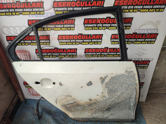 VOLKSWAGEN JETTA SAĞ ARKA KAPI