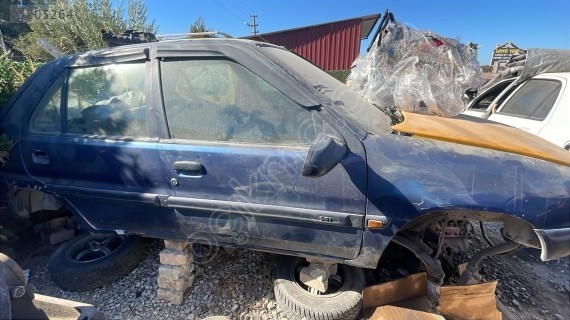 Citroen Saxo sağ arka kapı