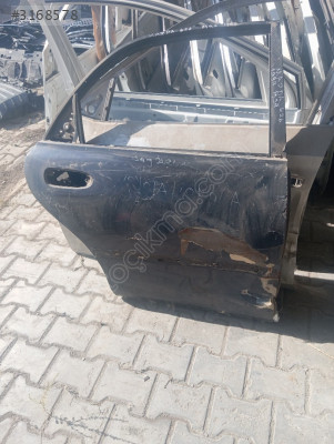 1993 1998 Mazda 626 sağ arka kapı