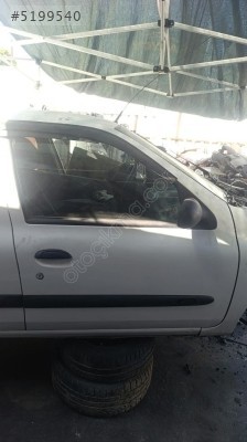 Renault Clio sağ ön kapi