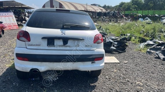 Peugeot 206 arka tampon