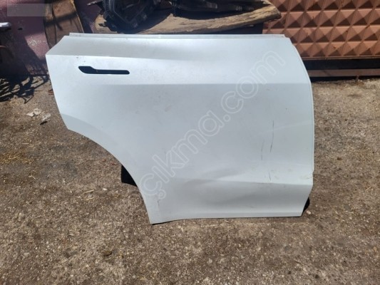 Tesla Model Y sağ arka kapı ORJINAL ÇIKMA EE