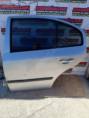 SKODA OCTAVİA SAĞ ARKA KAPI