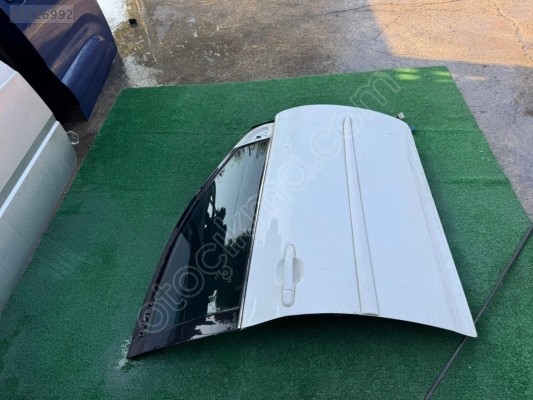 TOYOTA COROLLA SAĞ ÖN KAPI
