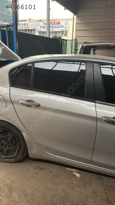 FİAT EGEA ÇIKMA SAĞ ARKA KAPI