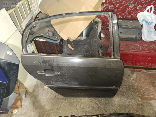 ÖZMEN OPEL VECTRA C ÇIKMA SAĞ ARKA KAPI
