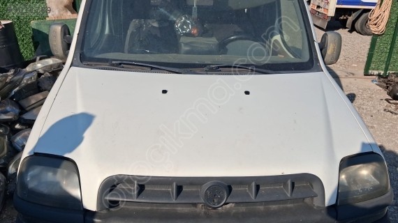Fiat Doblo kaput