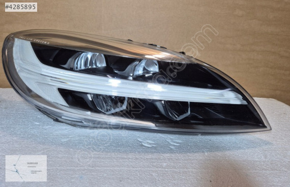 VOLVO V40 FAR SAĞ ORJİNAL LEDLİ