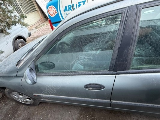 ÇIKMA RENAULT LAGUNA 1 SOL ÖN KAPI DOLU