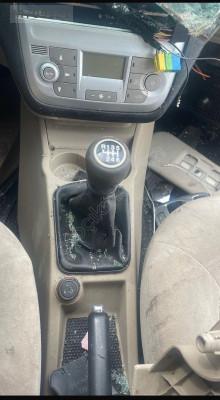 Fiat Linea vites konsolu