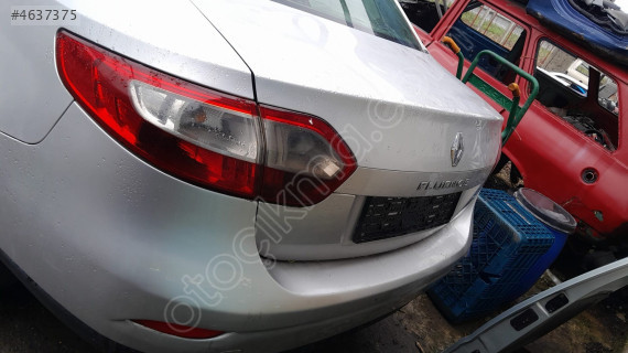 Renault Fluence bagaj kapak dolu