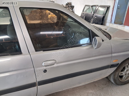 Ford Escort  Sağ Ön  Kapı