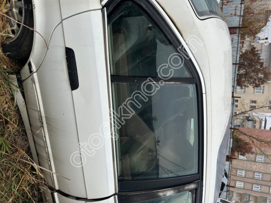 Bmw 520 sağ arka çıma orijinal kapı